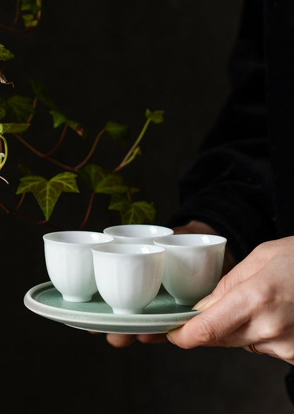 Théière et pichet en jade blanc Gohobi avec motif lotus