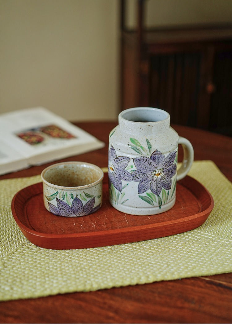 Tasse à café Gohobi peinte à la main avec motif floral bleu et blanc et couvercle