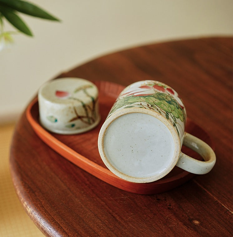 Tasse à café Gohobi peinte à la main avec motif floral bleu et blanc et couvercle