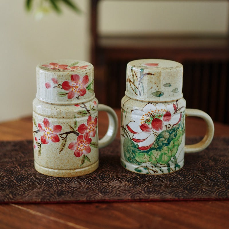 Tasse à café Gohobi peinte à la main avec motif floral bleu et blanc et couvercle