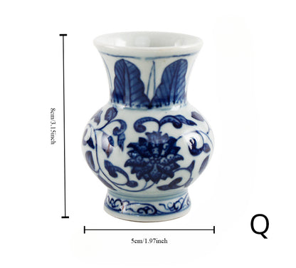 Vase en porcelaine bleu et blanc peint à la main Gohobi (classique)