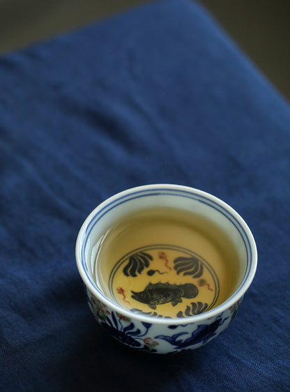 Tasse à thé en bois peinte à la main Gohobi en forme de poisson Yongle rouge, bleu et blanc pressé à la main