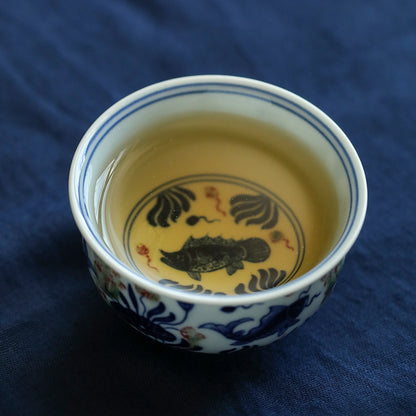 Tasse à thé en bois peinte à la main Gohobi en forme de poisson Yongle rouge, bleu et blanc pressé à la main