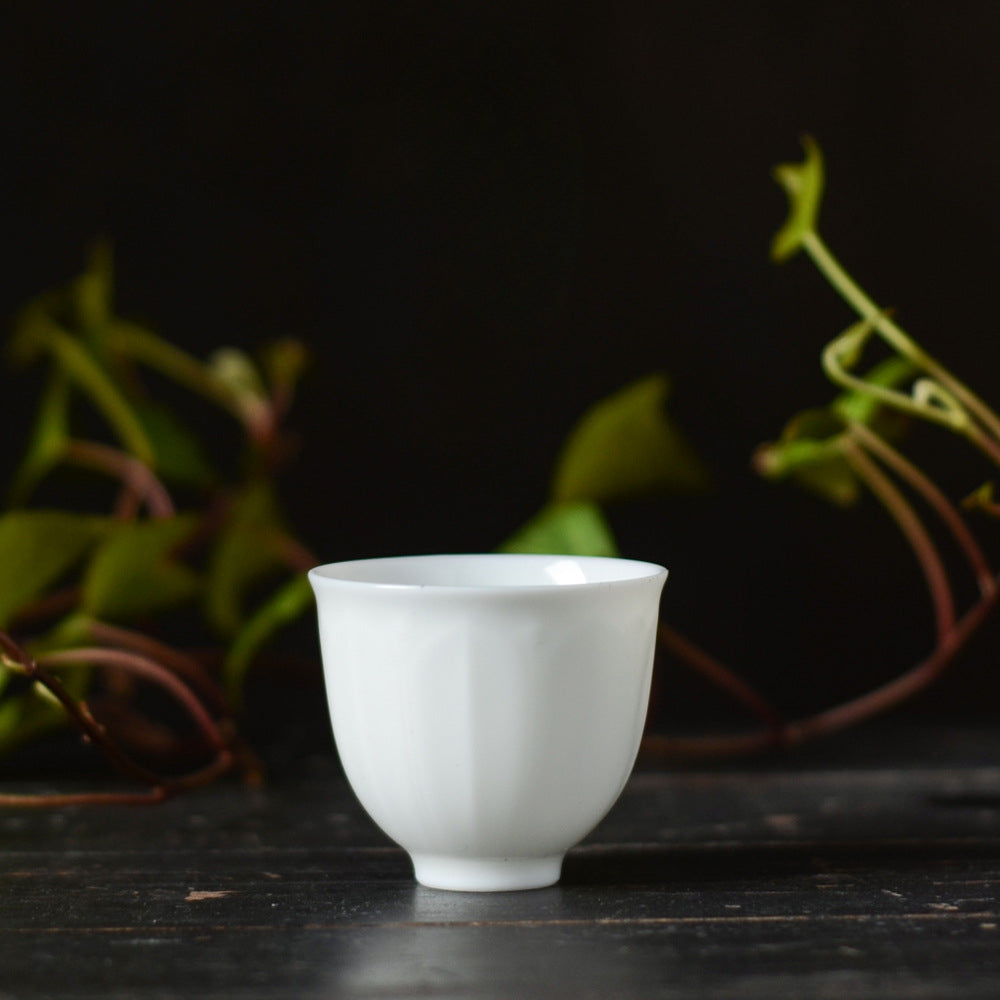 Théière et pichet en jade blanc Gohobi avec motif lotus