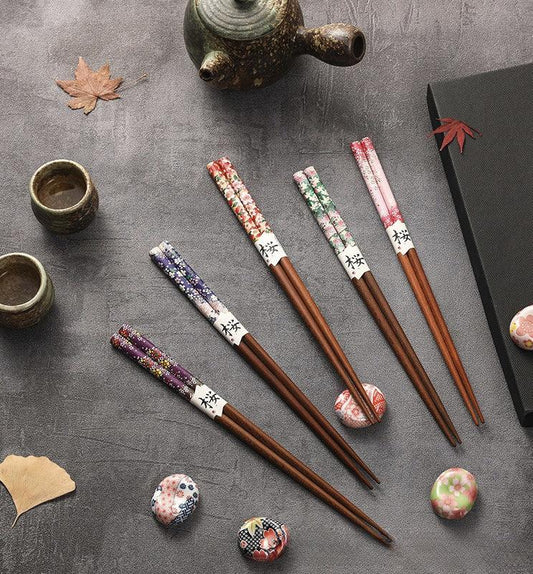 Ensemble de porte-baguettes en forme de lapin en jade à fleurs dorées de style japonais, coffret cadeau pour baguettes haut de gamme pour la fête de la mi-automne, serpillière à baguettes en céramique, sens haut de gamme pour la maison