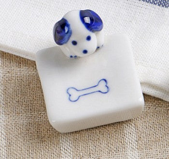 Gohobi Blue and White Ceramic Dog and Cat Chopstick Rest