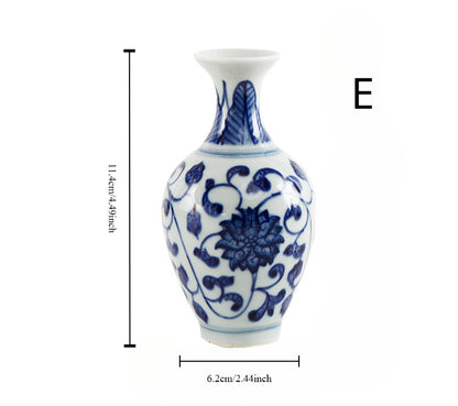 Vase en porcelaine bleu et blanc peint à la main Gohobi (classique)