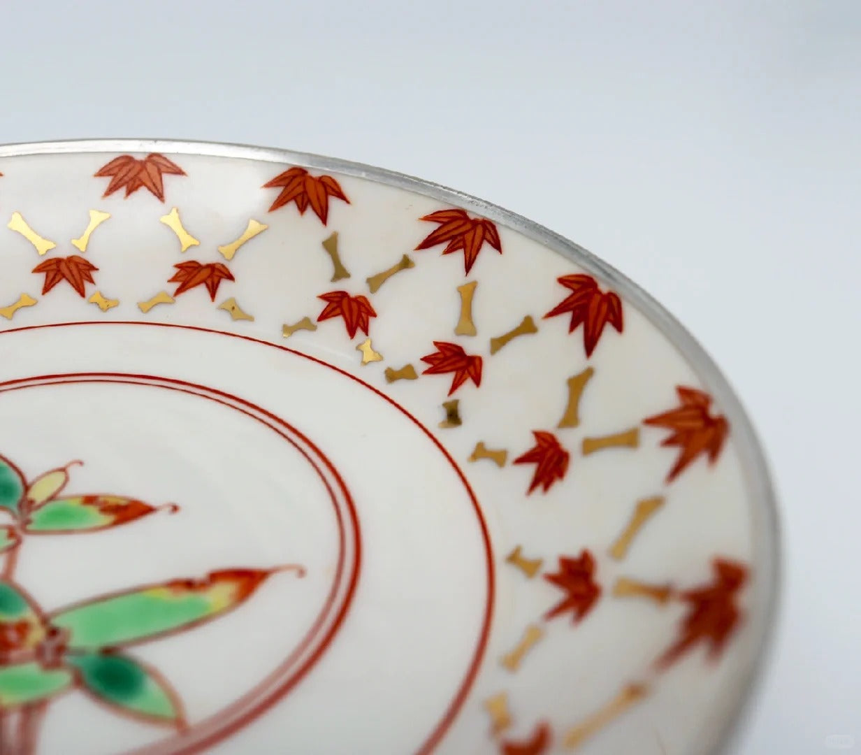 [清和堂 x Gohobi Gallery] Hand-painted Golden Red Orange Bamboo Leaf Tea Coffee Saucer Plate