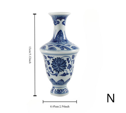 Vase en porcelaine bleu et blanc peint à la main Gohobi (classique)