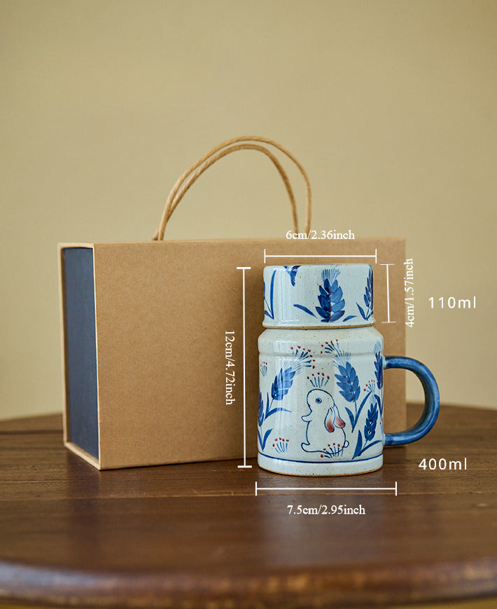 Tasse à café Gohobi peinte à la main avec motif floral bleu et blanc et couvercle