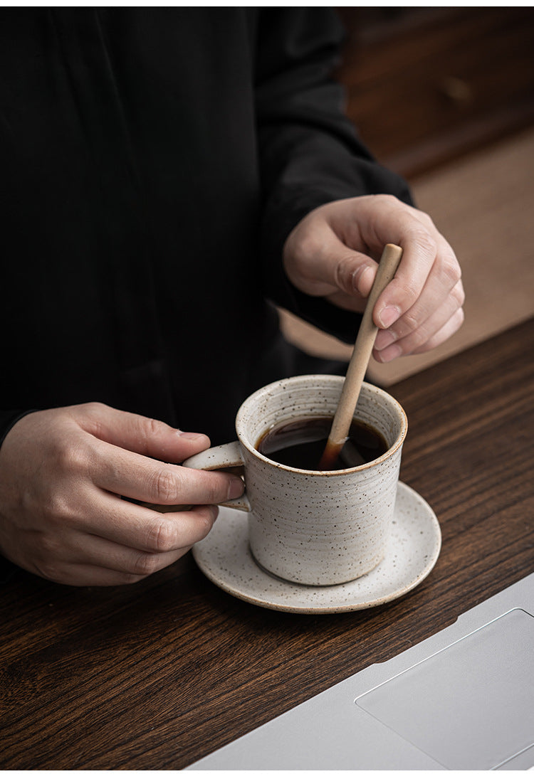 Ensemble tasse à café et soucoupe en céramique Tasse à café en poterie grossière japonaise Ensemble de café rétro Tasse en céramique faite à la main simple et créative