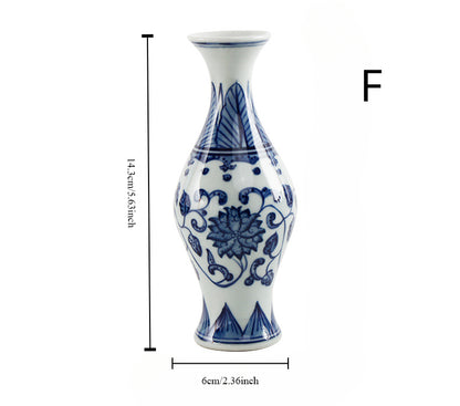 Vase en porcelaine bleu et blanc peint à la main Gohobi (classique)