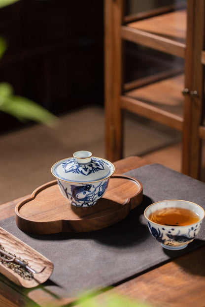 [清本源 x Gohobi Gallery] Dancing Waters Blue-and-White Fish & Algae Gaiwan