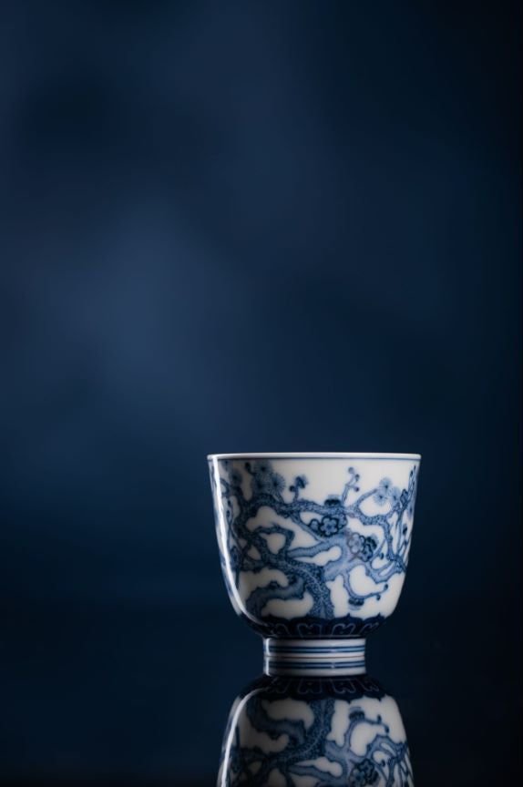 [清本源 x Gohobi Gallery] Gohobi Serenity Cup : motif fleur bleue en pin, bambou et prune