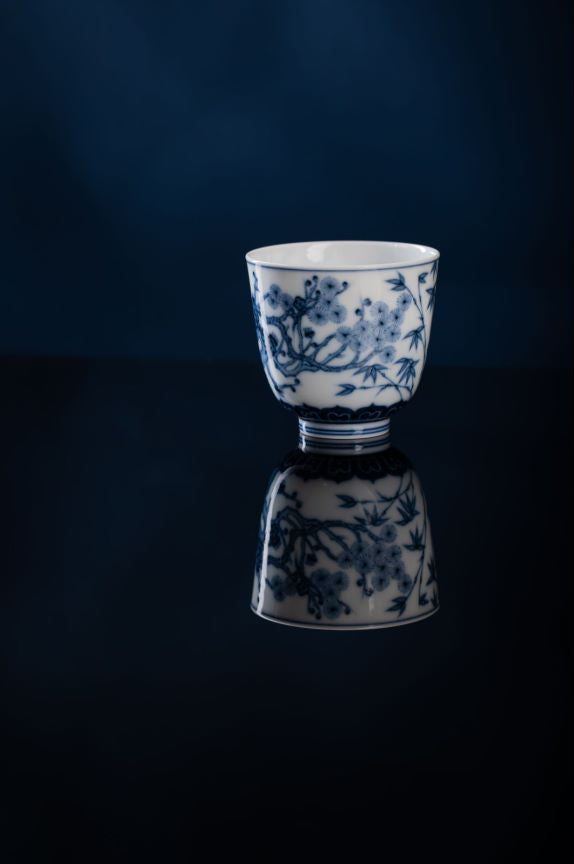 [清本源 x Gohobi Gallery] Gohobi Serenity Cup : motif fleur bleue en pin, bambou et prune