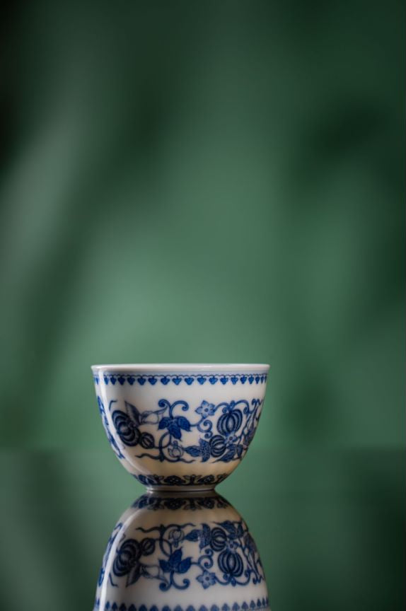 [清本源 x Gohobi Gallery] Prosperity Cup: Blue Flower Watermelon and Butterfly Design