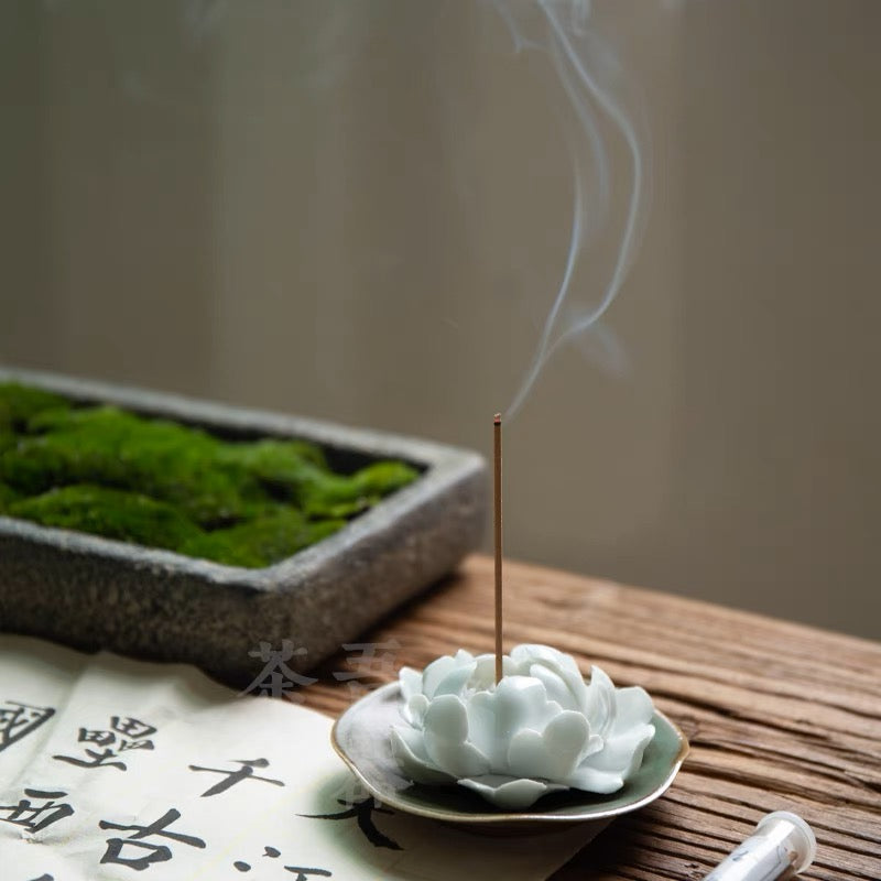 Gohobi Handmade White Lotus Incense Holder Ornament