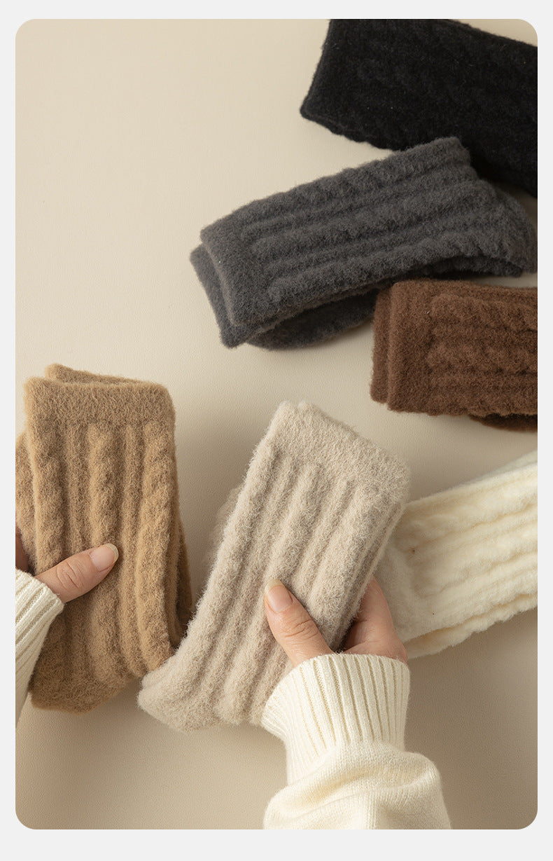 Chaussettes en cachemire torsadé épais en velours d'automne et d'hiver pour femmes, tube moyen, chaussettes chaudes de confinement post-partum, chaussettes de sommeil, vêtements d'extérieur taille haute