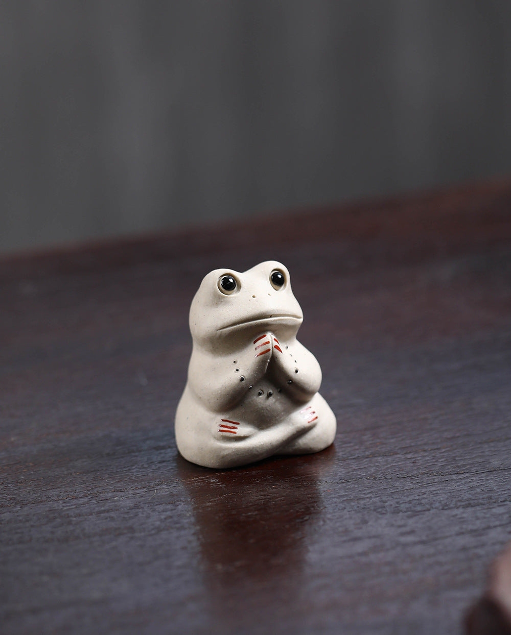 Gohobi Handmade Ceramic YiXing Clay Frog Ornament Tea pet