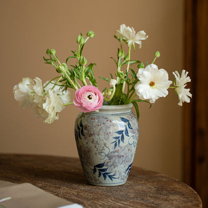 Vase vintage bleu et blanc peint à la main de Gohobi