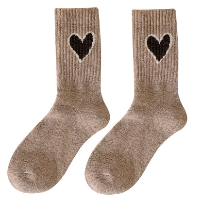 Chaussettes en laine chaussettes d'amour femmes rétro couleur café épaissies chaussettes tube moyen chaud ins marée mode automne et hiver bas en gros