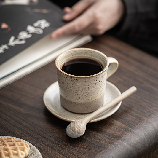 Ensemble de tasses à café en céramique Tasse créative faite à la main Tasse à eau en céramique simple Ensemble de soucoupes pour tasses à café infusées à la main rétro 