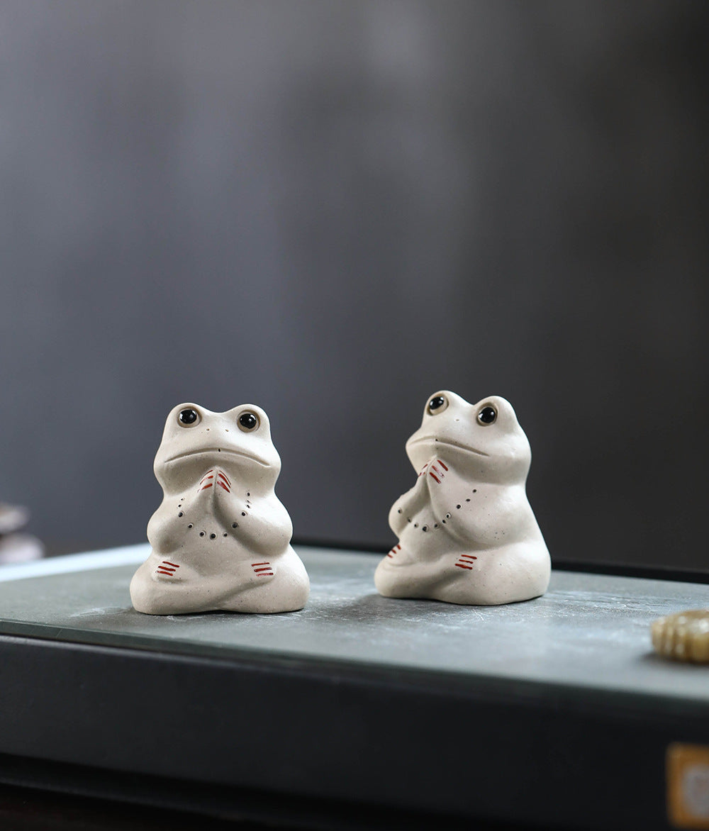 Gohobi Handmade Ceramic YiXing Clay Frog Ornament Tea pet