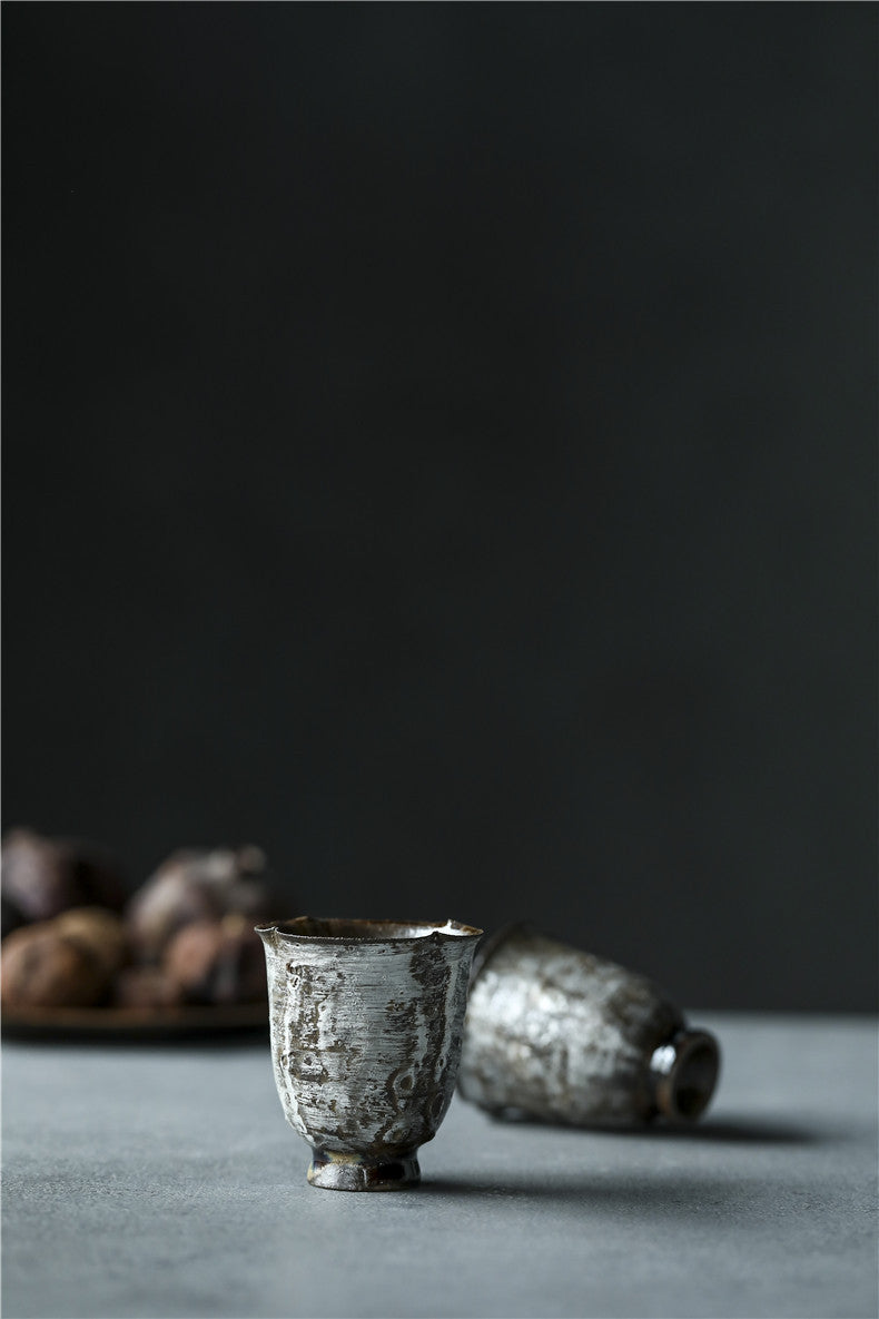 Tasse à thé en céramique argentée faite à la main Gohobi cuite au feu de bois