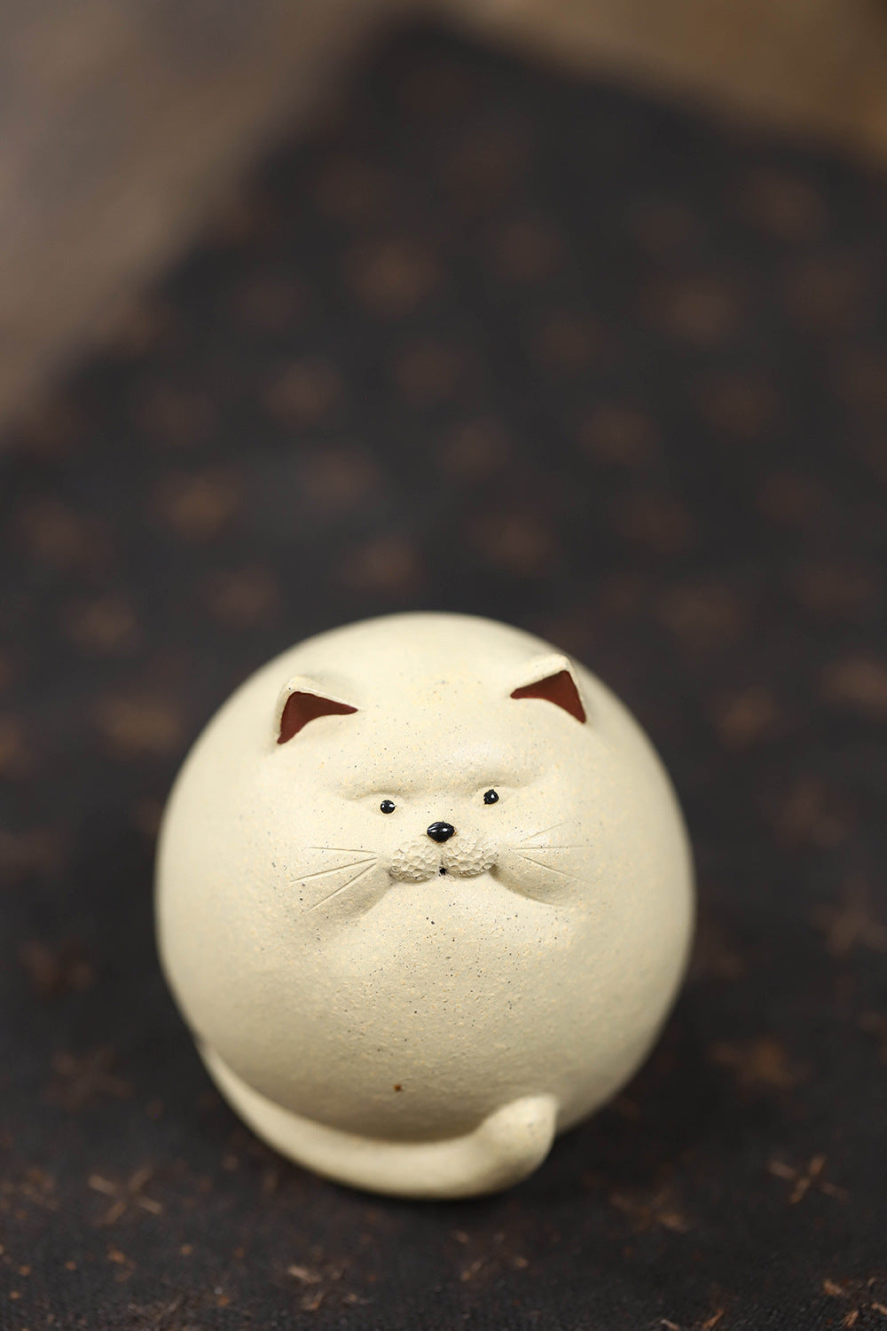 Gohobi Handmade Ceramic YiXing Clay Sleepy Cat Ornament Tea pet