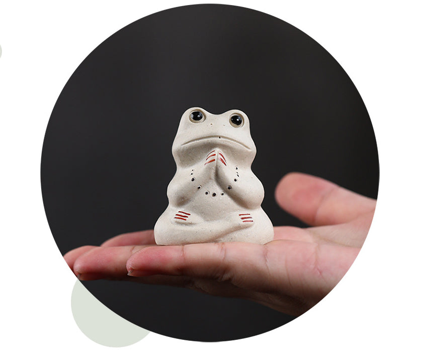 Gohobi Handmade Ceramic YiXing Clay Frog Ornament Tea pet