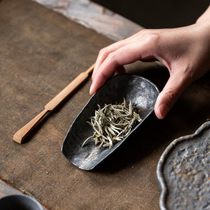 Cuillère à thé Gongfu en céramique noire et dorée de Gohobi