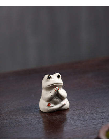 Gohobi Handmade Ceramic YiXing Clay Frog Ornament Tea pet