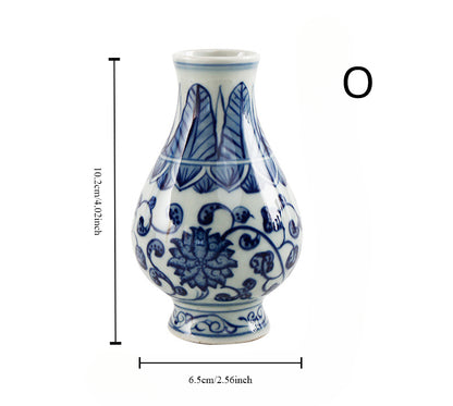 Vase en porcelaine bleu et blanc peint à la main Gohobi (classique)