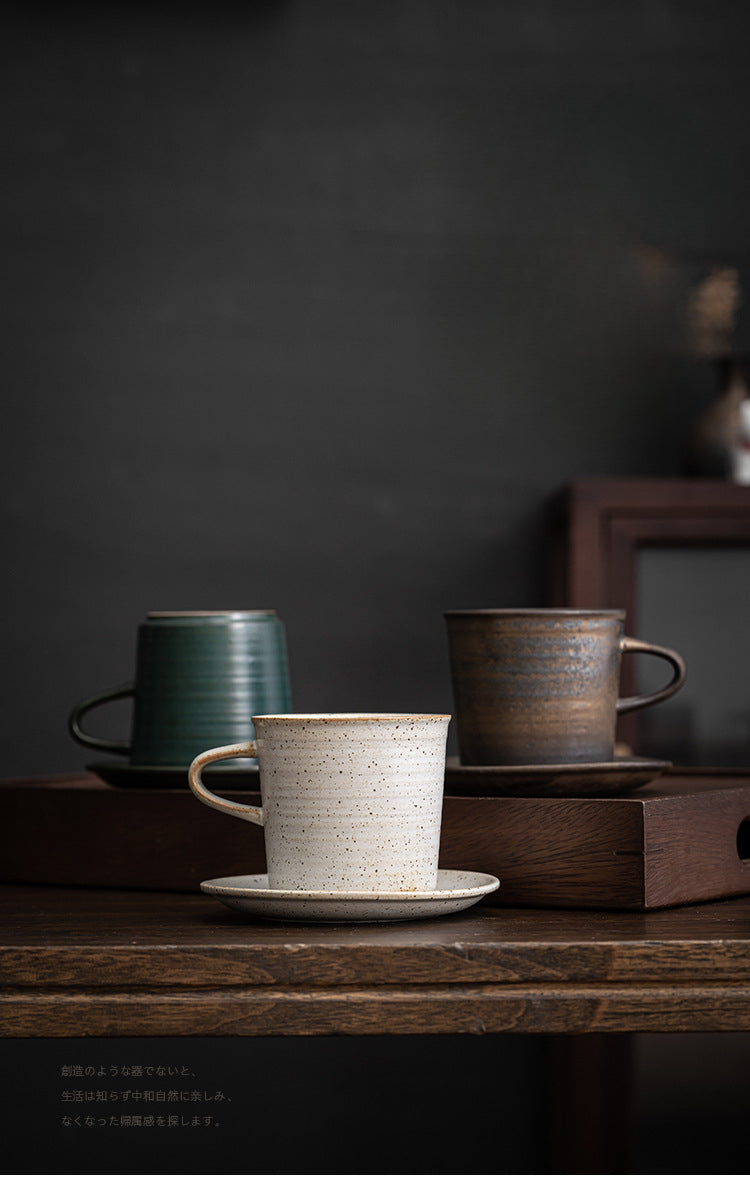 Ensemble tasse à café et soucoupe en céramique Tasse à café en poterie grossière japonaise Ensemble de café rétro Tasse en céramique faite à la main simple et créative