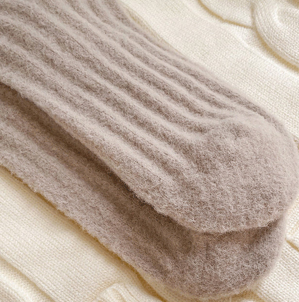 Chaussettes épaisses pour femmes automne et hiver, chaussettes chaudes en polaire épaisse imitation vison, chaussettes tube couleur unie à bande verticale, chaussettes de confinement pour sommeil d'hiver