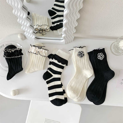 Black and white floral cotton socks gift Women Winter Socks gift flowers Korean Japanese