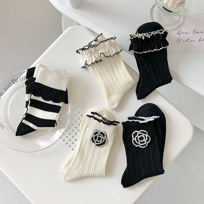 Black and white floral cotton socks gift Women Winter Socks gift flowers Korean Japanese